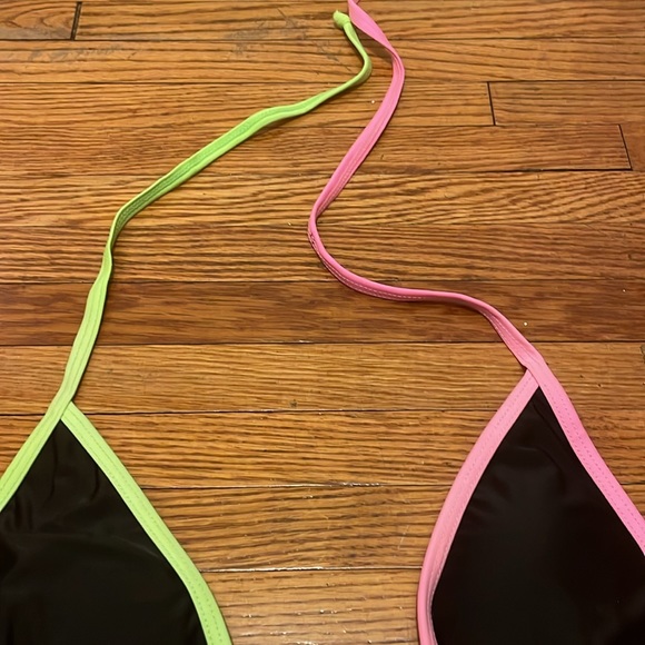 SHEIN contrast bikini set in size medium. - Picture 5 of 6